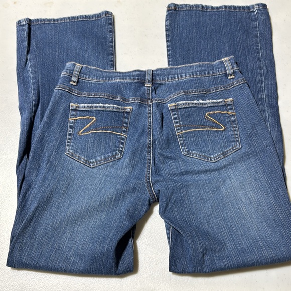 TINT Women's Floral Embroidery Details Design Back Pockets Boot Cut Retro Size 8 - Picture 6 of 16